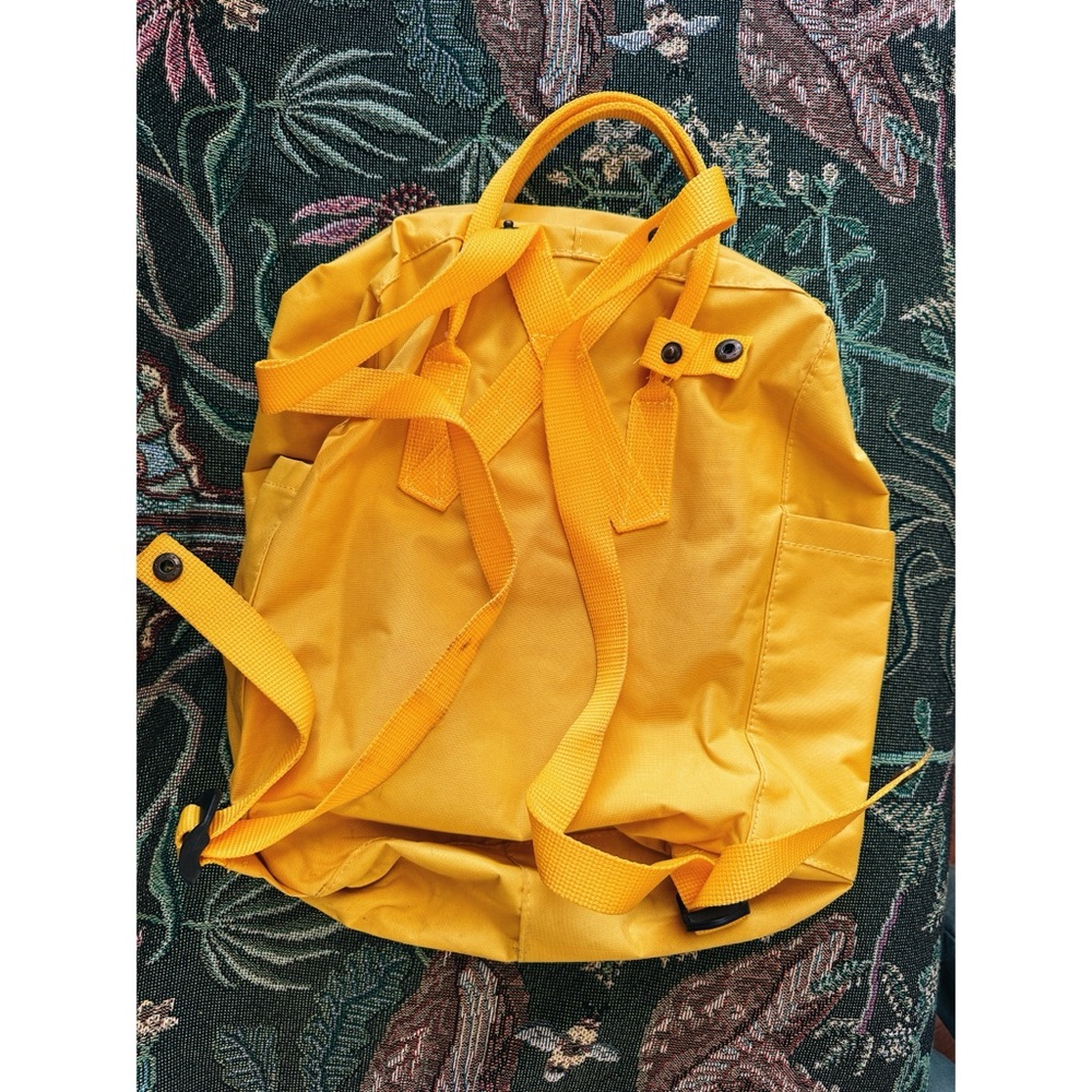 Fjällräven Kånken Yellow Backpack - Picture 2 of 6